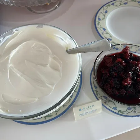 Alma Di מלון
